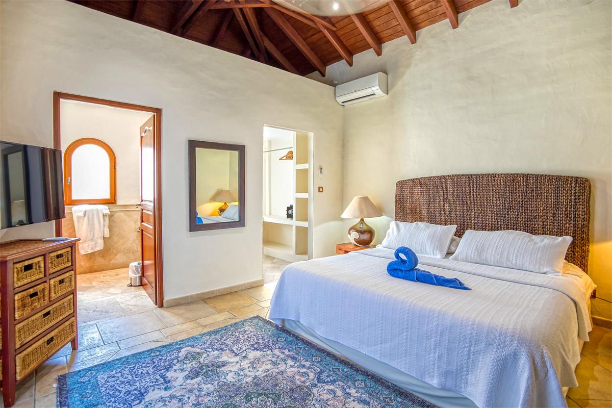 St Martin villa rental with private beach - Bedroom 4